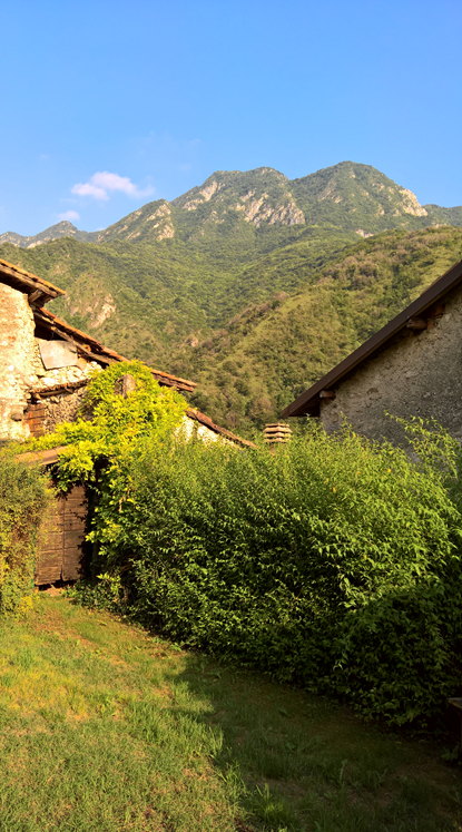Immer im Blick, der Monte Spino (1486 m). Dahinter liegt der Gardasee